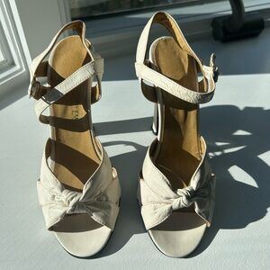 Vintage white leather heels- Made in Italy